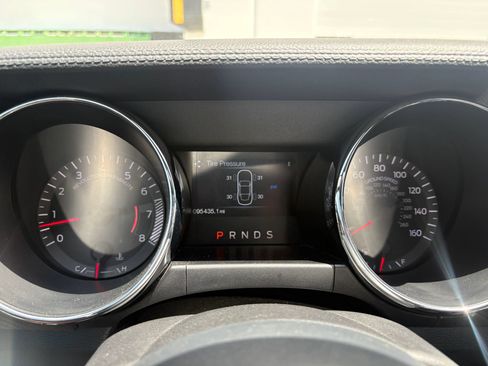 Used 2015 Ford Mustang Coupe RWD image 11