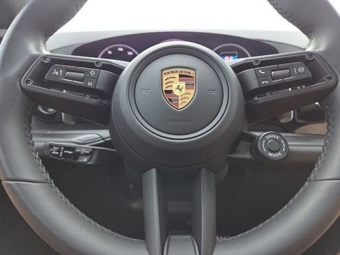 Used 2025 Porsche Cayenne GTS AWD/4WD image 35