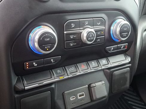 Used 2022 GMC Sierra 1500 SLE AWD/4WD image 17