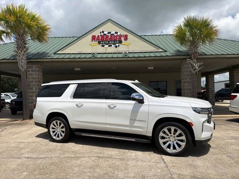 Used 2021 Chevrolet Suburban Premier AWD/4WD image 1
