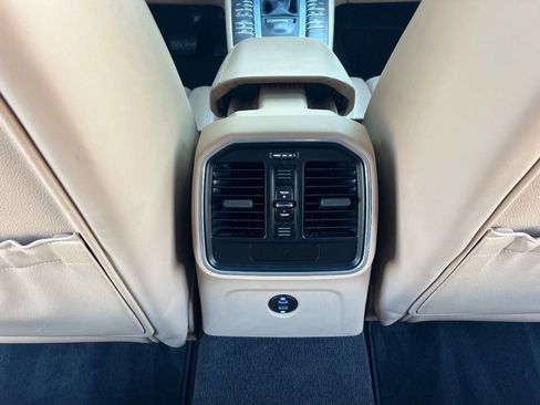 Used 2021 Porsche Macan image 14