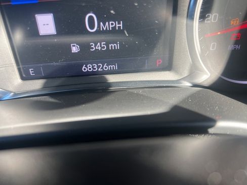 Used 2023 GMC Acadia SLT image 9