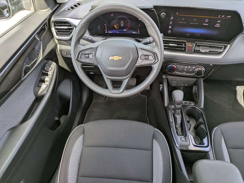 Used 2026 Chevrolet TrailBlazer LT FWD image 16