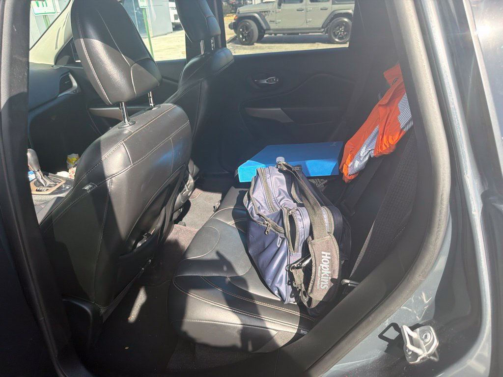 Used 2018 Jeep Cherokee Limited AWD/4WD image 14