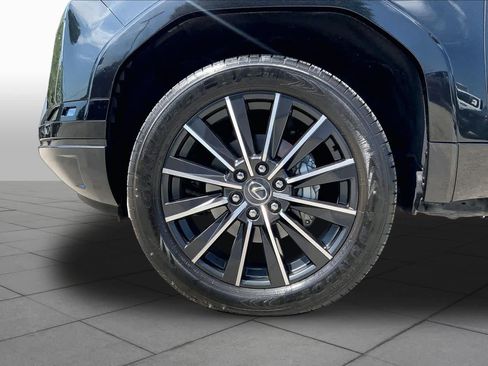 Used 2025 Lexus GX 550 w/ Cold Area Package AWD/4WD image 11