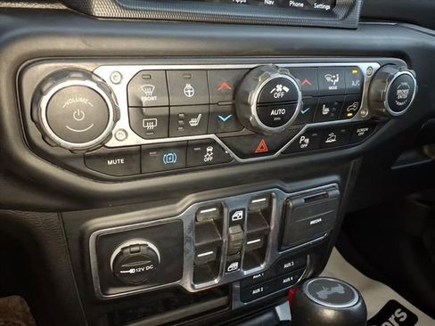 Used 2021 Jeep Wrangler Unlimited Sahara image 26