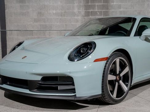 Used 2026 Porsche 911 Carrera RWD image 40