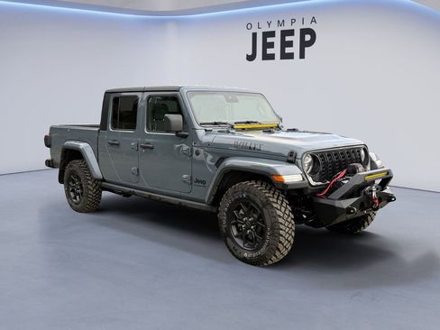 Certified 2025 Jeep Gladiator Willys image 8