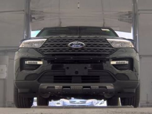 Used 2023 Ford Explorer XLT w/ Equipment Group 202A AWD/4WD image 3