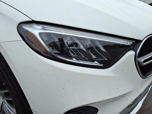 Used 2024 Mercedes-Benz GLC 300 4MATIC image 3