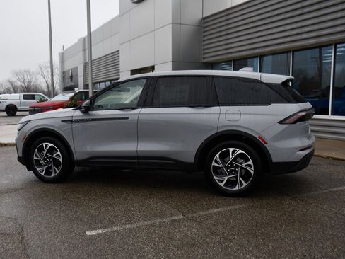 Used 2026 Lincoln Nautilus Premier w/ Jet Appearance Package image 3