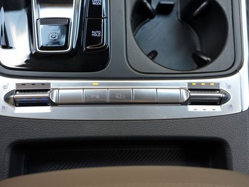 Used 2025 Kia Carnival SX FWD image 37