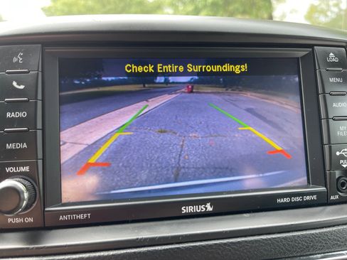 Used 2019 Dodge Grand Caravan SXT image 14