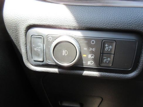 Used 2022 Ford Explorer Limited w/ Equipment Group 301A RWD image 29