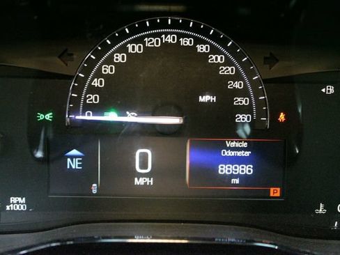Used 2018 Cadillac XT5 Luxury w/ Driver Awareness Package AWD/4WD image 27