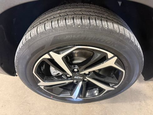 Used 2023 Chevrolet TrailBlazer RS AWD/4WD image 9