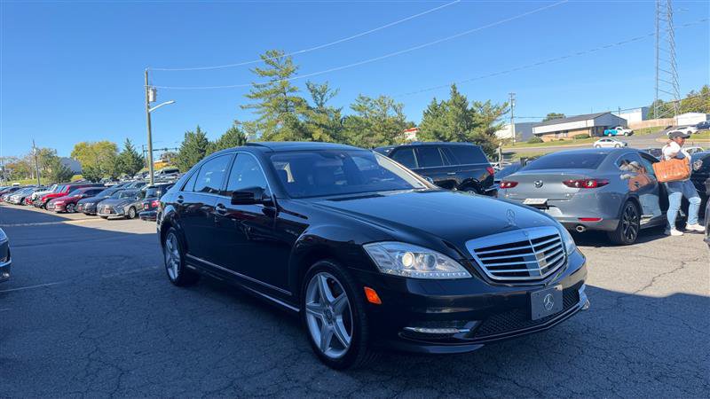 Used 2011 Mercedes-Benz S 550 4MATIC w/ Sport & Premium Pkgs image 3