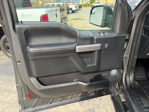 Used 2020 Ford F150 XLT w/ Equipment Group 302A Luxury AWD/4WD image 9