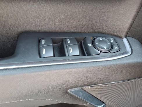 Used 2023 Chevrolet Silverado 1500 LT AWD/4WD image 24