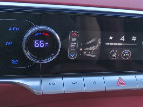 Used 2023 Genesis GV70 2.5T w/ Sport Prestige Package image 23