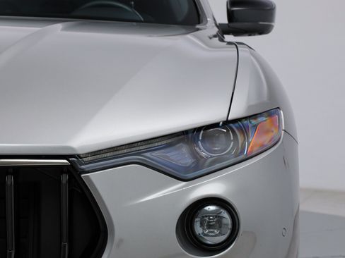 Certified 2022 Maserati Levante GT AWD/4WD image 10