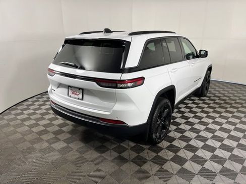 Used 2026 Jeep Grand Cherokee Limited w/ Limited Altitude Package image 7