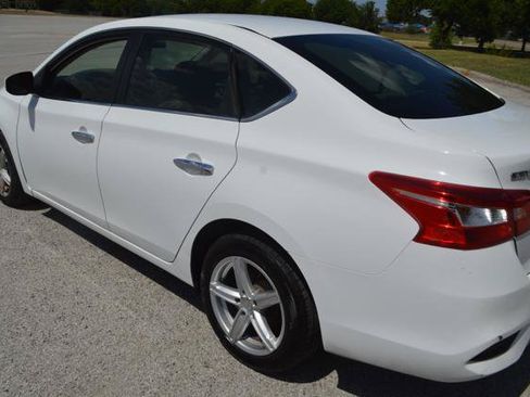 Used 2017 Nissan Sentra S FWD image 5