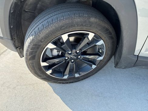Used 2025 Chevrolet Equinox RS w/ Convenience Package III FWD image 8