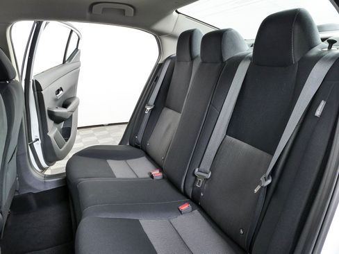 Used 2023 Nissan Sentra SV FWD image 18