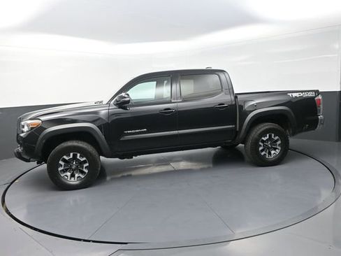 Used 2021 Toyota Tacoma TRD Off-Road AWD/4WD image 44