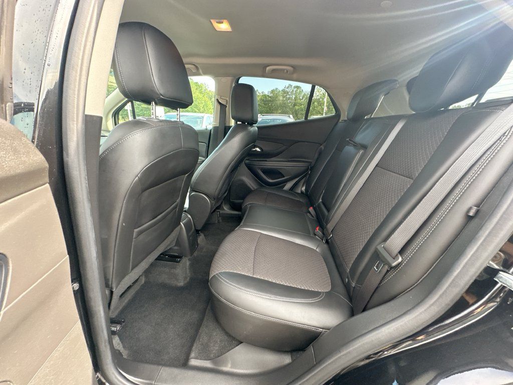 Used 2021 Buick Encore Preferred FWD image 17