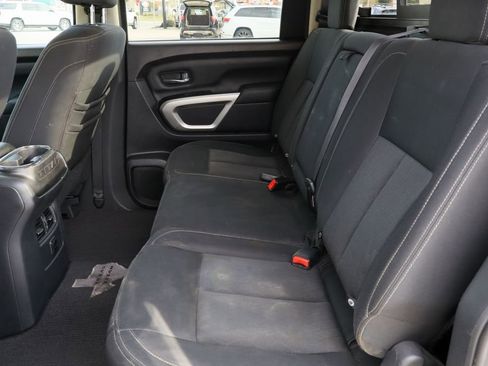 Used 2018 Nissan Titan SV w/ SV Convenience Package image 24