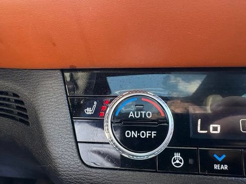 Used 2023 Mitsubishi Outlander SEL AWD/4WD image 23