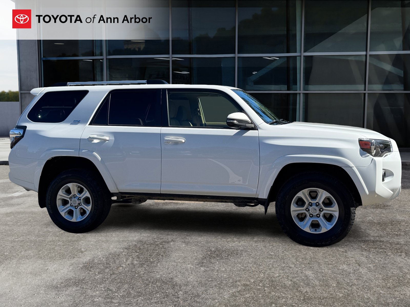 Used 2024 Toyota 4Runner SR5 Premium w/ SR5 Premium Package AWD/4WD image 12