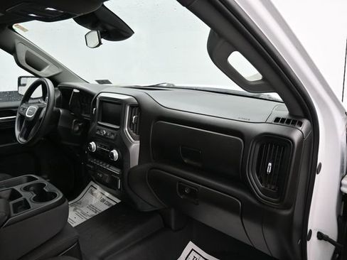 Used 2024 GMC Sierra 1500 Pro w/ Graphite Edition image 8