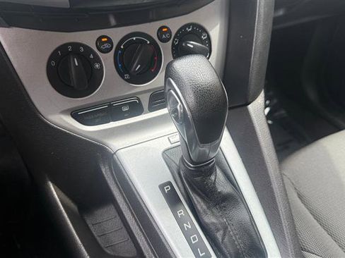 Used 2012 Ford Focus SE FWD image 32