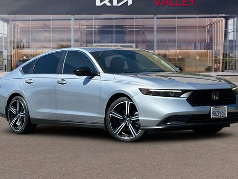 Used 2023 Honda Accord Sport image 2