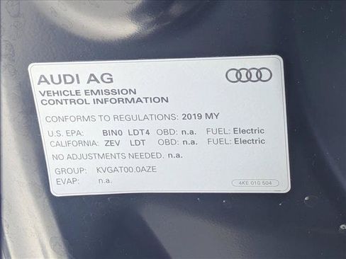Used 2019 Audi e-tron Premium Plus AWD/4WD image 25