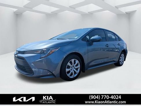 Used 2025 Toyota Corolla LE FWD image 7