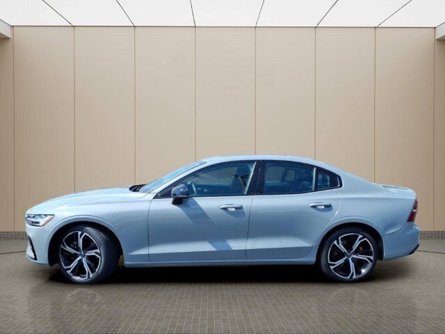 Used 2024 Volvo S60 B5 Core AWD/4WD image 14