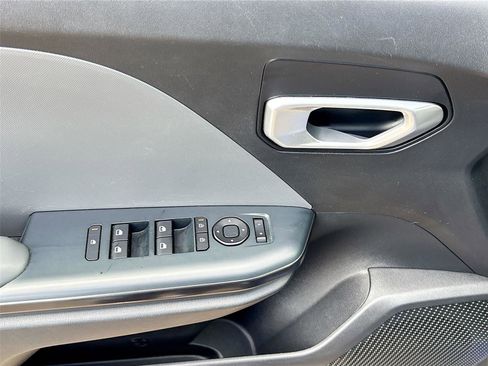 Used 2025 Kia K4 LXS image 17