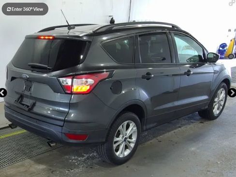 Used 2018 Ford Escape SE FWD image 2