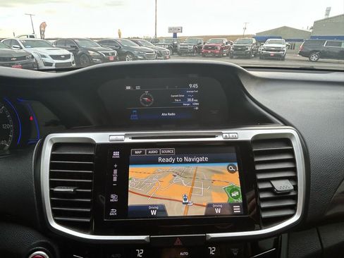 Used 2017 Honda Accord Touring image 16