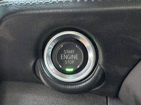 Used 2025 Chevrolet Suburban Z71 image 10