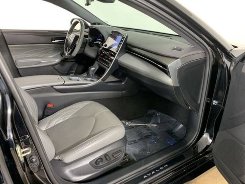 Used 2020 Toyota Avalon Limited w/ Advanced Safety Package FWD image 40