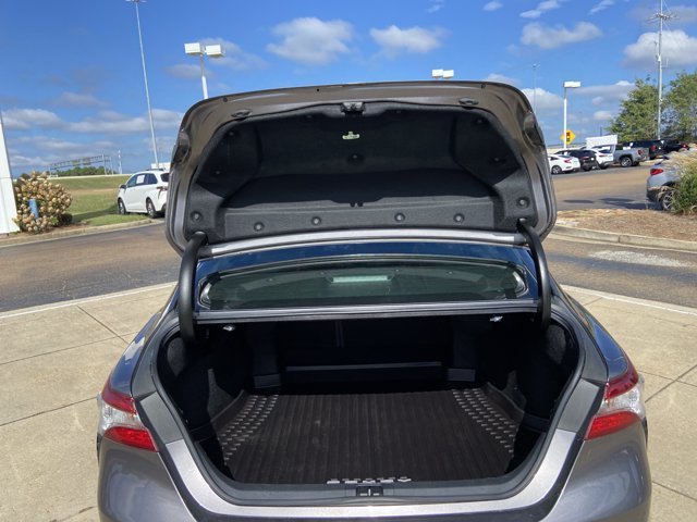Used 2018 Toyota Camry SE FWD image 26