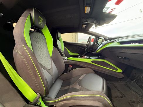Used 2024 Lamborghini Revuelto AWD/4WD image 43