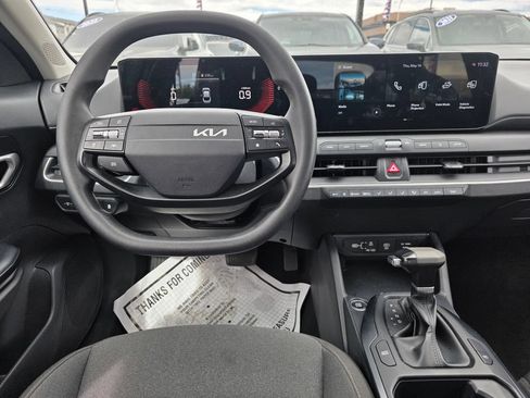 Used 2025 Kia K4 FWD image 11