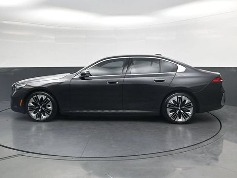 Used 2025 BMW i5 eDrive40i w/ Premium Package RWD image 9
