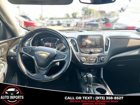 Used 2017 Chevrolet Malibu LT image 12